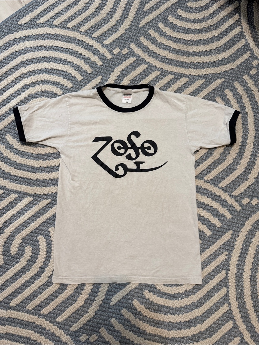 2010s Led Zeppelin Jimmy Page ZoSo Ringer Graphic Tee Women’s Small